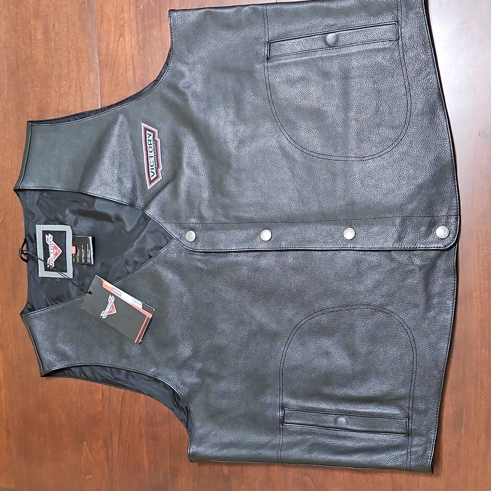 Victory Leather Vest - Picture 2 of 6